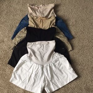 Lot of 4 maternity shorts. Size L